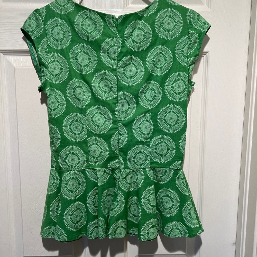 Shabby Apple Women’s Green Peplum Top Size 6 - Picture 2 of 11